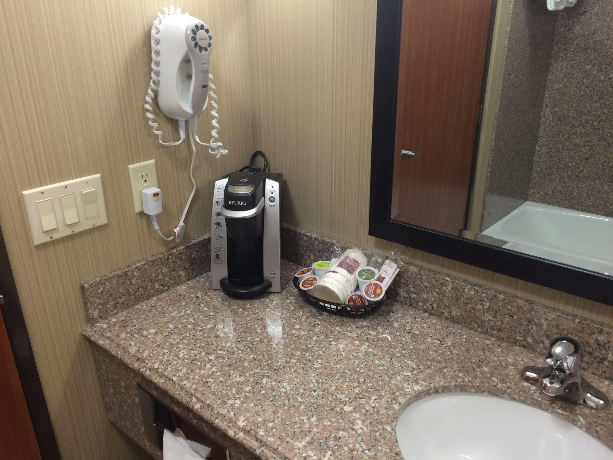 Comfort Suites Wenatchee Gateway Экстерьер фото