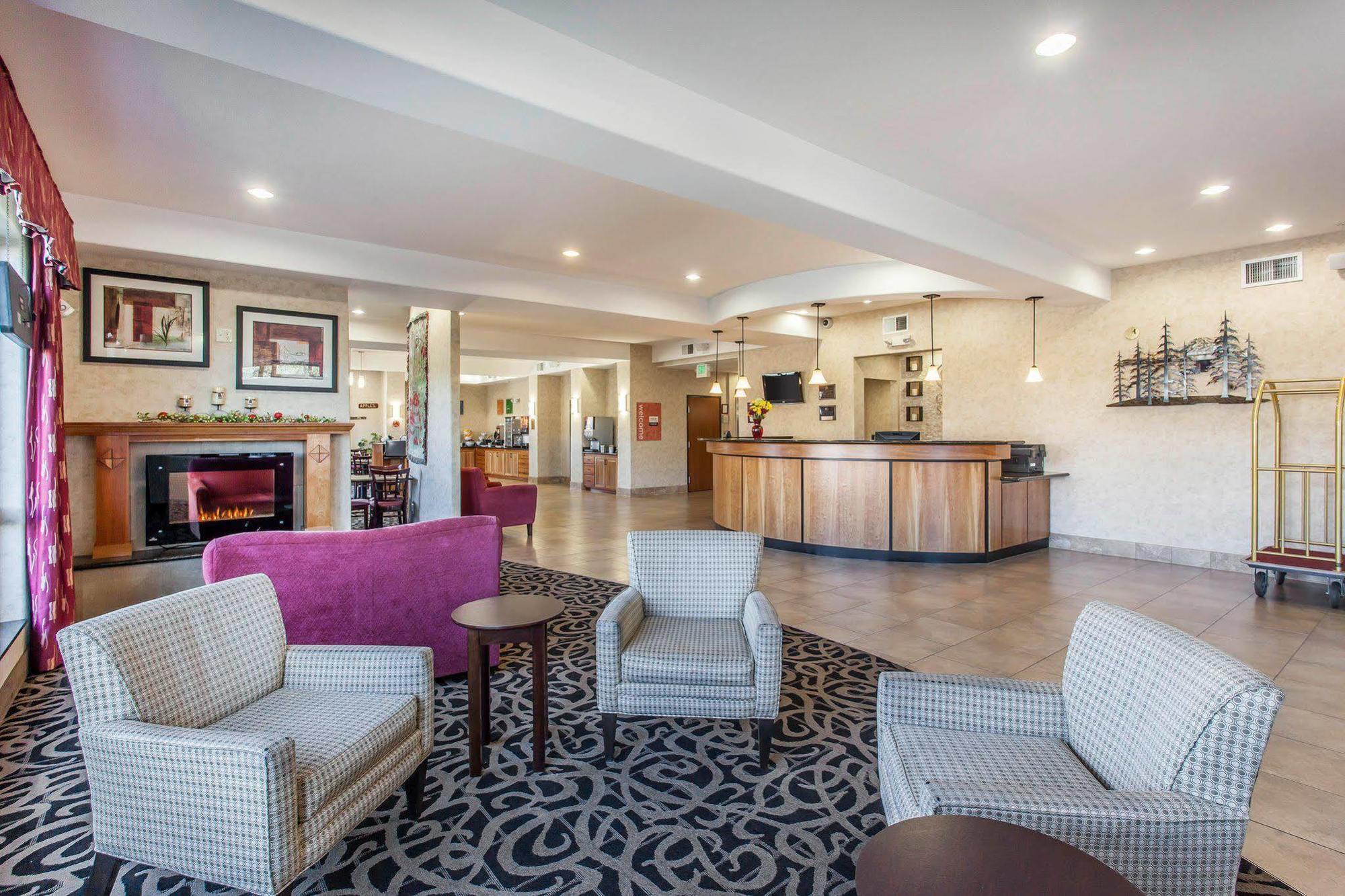 Comfort Suites Wenatchee Gateway Экстерьер фото