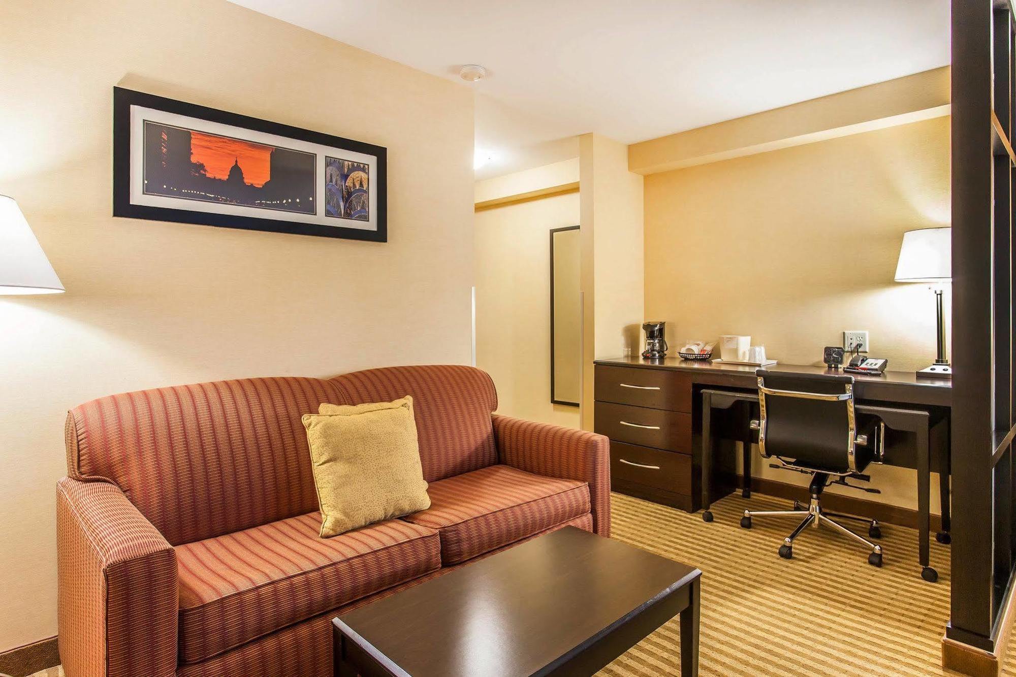 Comfort Suites Wenatchee Gateway Экстерьер фото